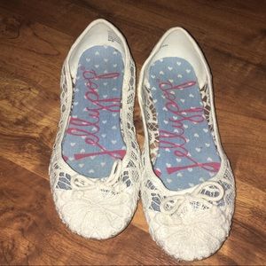 Beautiful off white flats